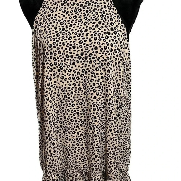 Caramela large animal print halter dress. - Picture 5 of 10
